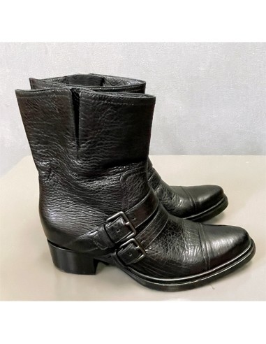 Miu Miu black biker boots, size 10, NEARLY NEW! Vous souhaitez 